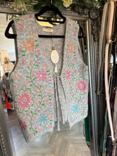 Load image into Gallery viewer, Embroidered knit waistcoat